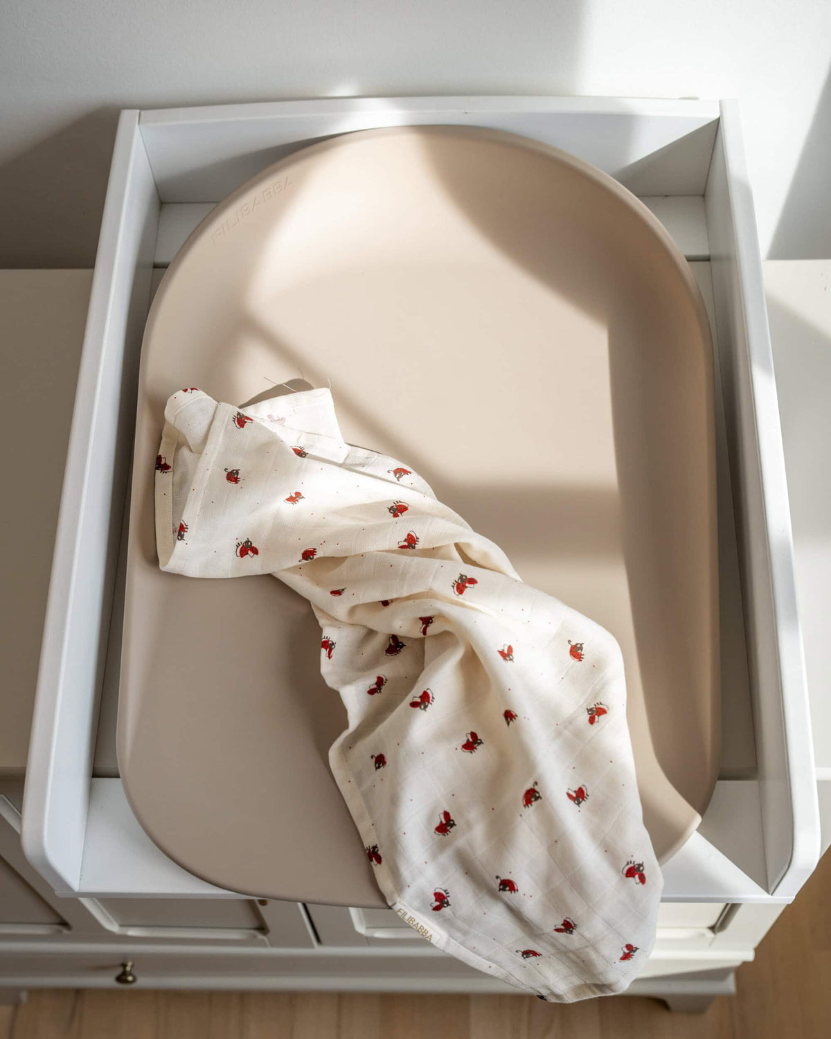 Mekana podloga za presvlačenje – bež - Mini Bambini