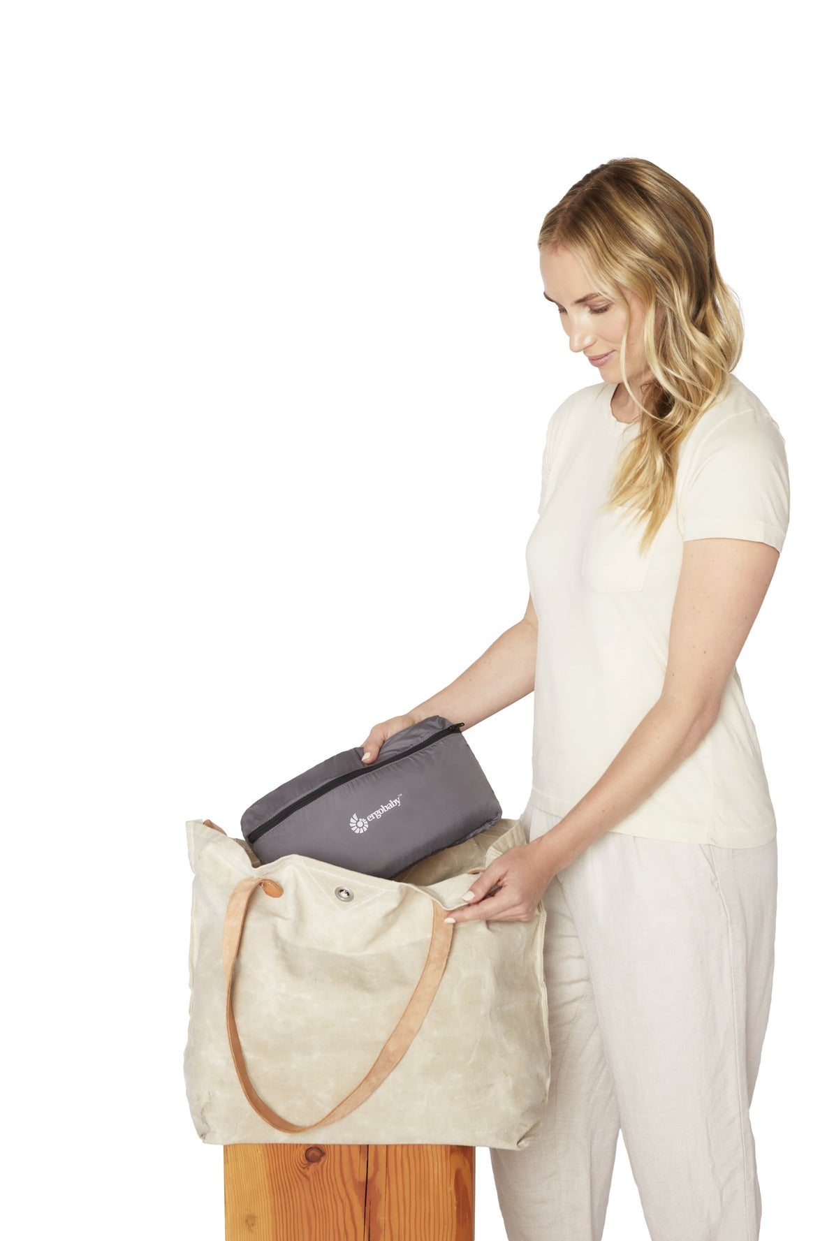 Ergonomska nosiljka Ergobaby Away - Graphite Grey - Mini Bambini