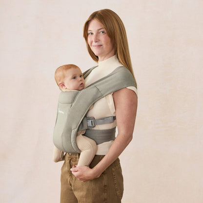 Ergonomska kengur nosiljka Ergobaby Embrace - Soft Olive