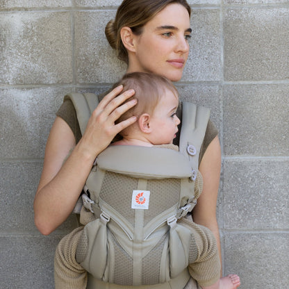 Ergonomska kengur nosiljka Ergobaby Omni Classic Mesh - Soft Olive