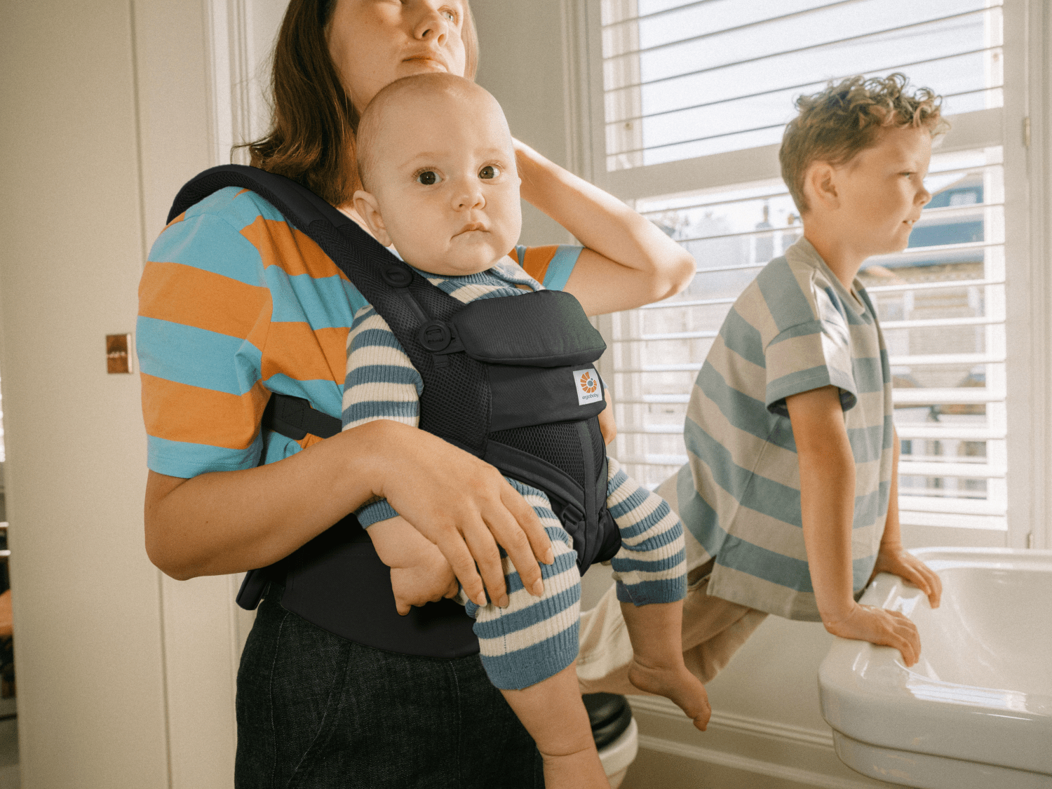 Ergonomska kengur nosiljka Ergobaby Omni Classic Mesh - Onyx Black - Mini Bambini