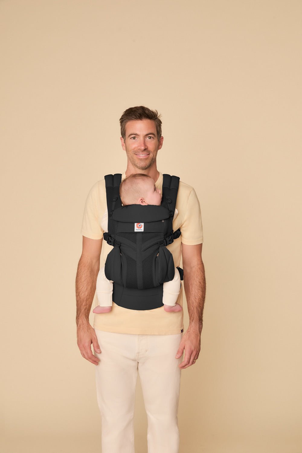 Ergonomska kengur nosiljka Ergobaby Omni Classic Mesh - Onyx Black - Mini Bambini