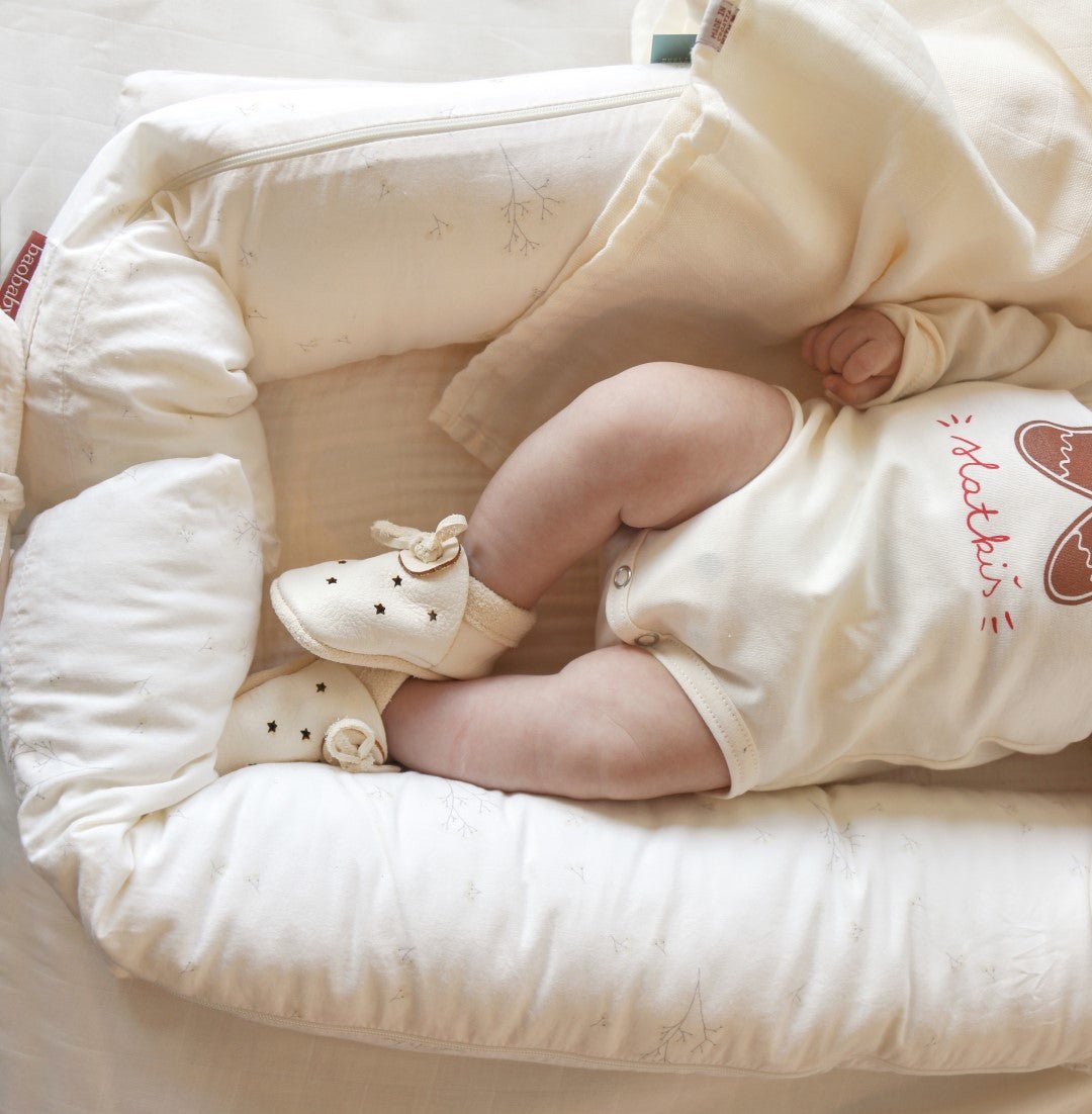 Kožne sandalice Baobaby - Stars white - Mini Bambini