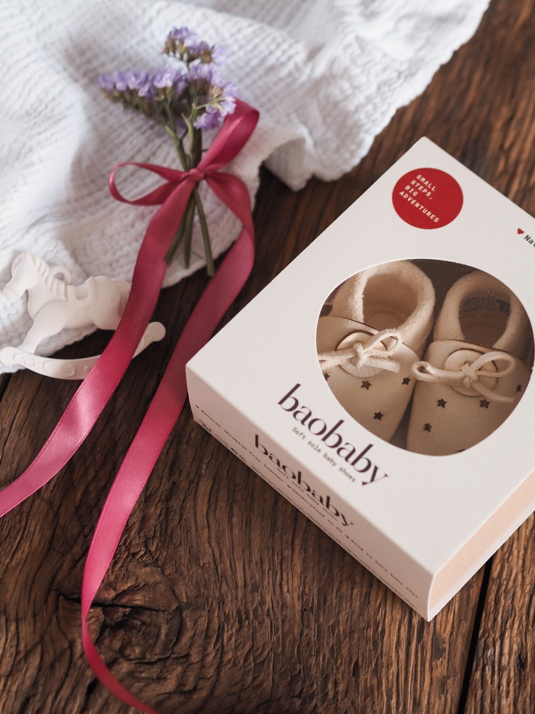 Kožne sandalice Baobaby - Stars white - Mini Bambini